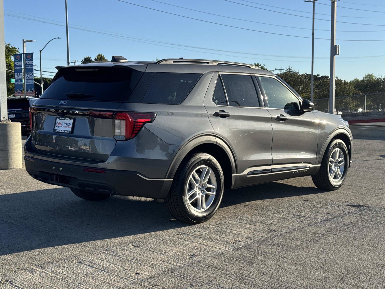 New 2026 Ford Explorer Active RWD image 3