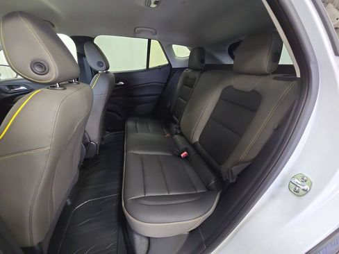Certified 2025 Chevrolet Trax ACTIV w/ Driver Confidence Package FWD image 33