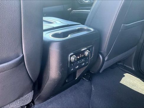 Used 2021 GMC Yukon Denali w/ Denali Premium Package AWD/4WD image 34
