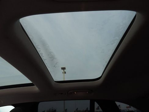 Used 2021 Mercedes-Benz GLC 300 image 21