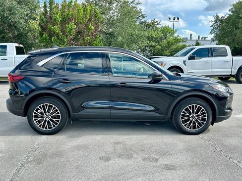 New 2023 Ford Escape SE FWD image 4