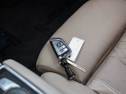 Used 2019 BMW ALPINA B7 xDrive w/ Luxury Rear Seating Package image 61