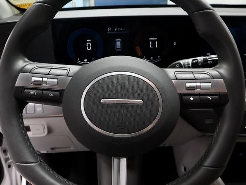 Used 2025 Hyundai Kona SEL FWD image 30