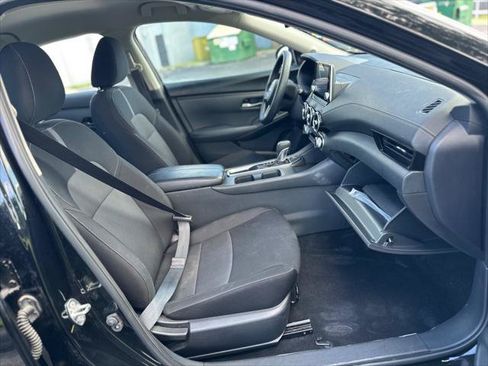 Used 2024 Nissan Sentra SV FWD image 17