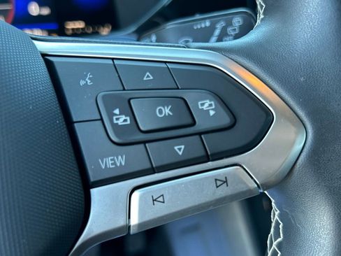 Used 2022 Volkswagen Taos SE image 21