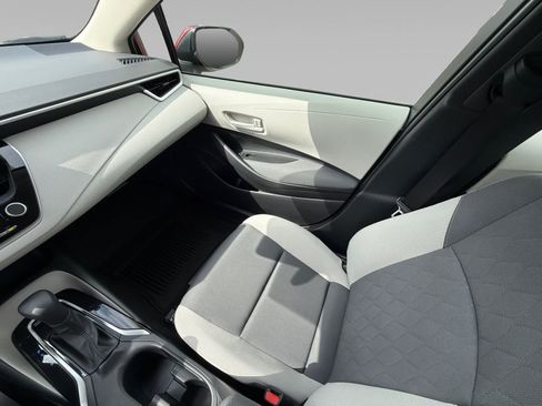 Used 2025 Toyota Corolla LE FWD image 20