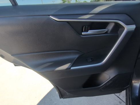 Used 2025 Toyota RAV4 XLE AWD/4WD image 21