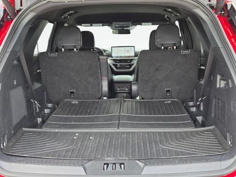 Used 2025 Ford Explorer ST-Line w/ Premium Package RWD image 7
