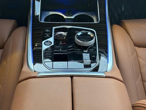 Used 2024 BMW X7 xDrive40i w/ Executive Package AWD/4WD image 5