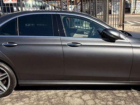 Used 2017 Mercedes-Benz E 300 E 300 4MATIC Sedan 4D w/ Premium 1 Package image 4