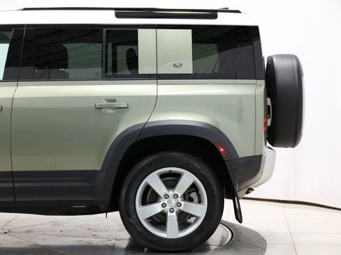 Used 2022 Land Rover Defender 110 SE image 8