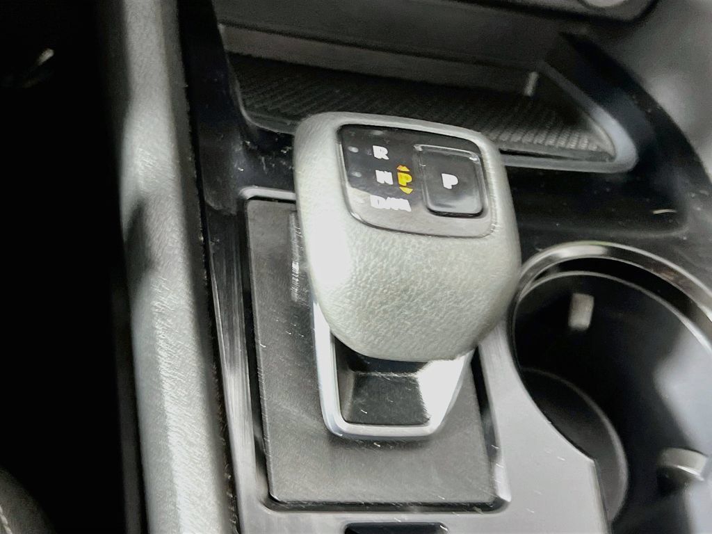 Used 2025 Nissan Rogue SV FWD image 21