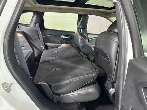 Used 2017 Jeep Cherokee Limited AWD/4WD image 27
