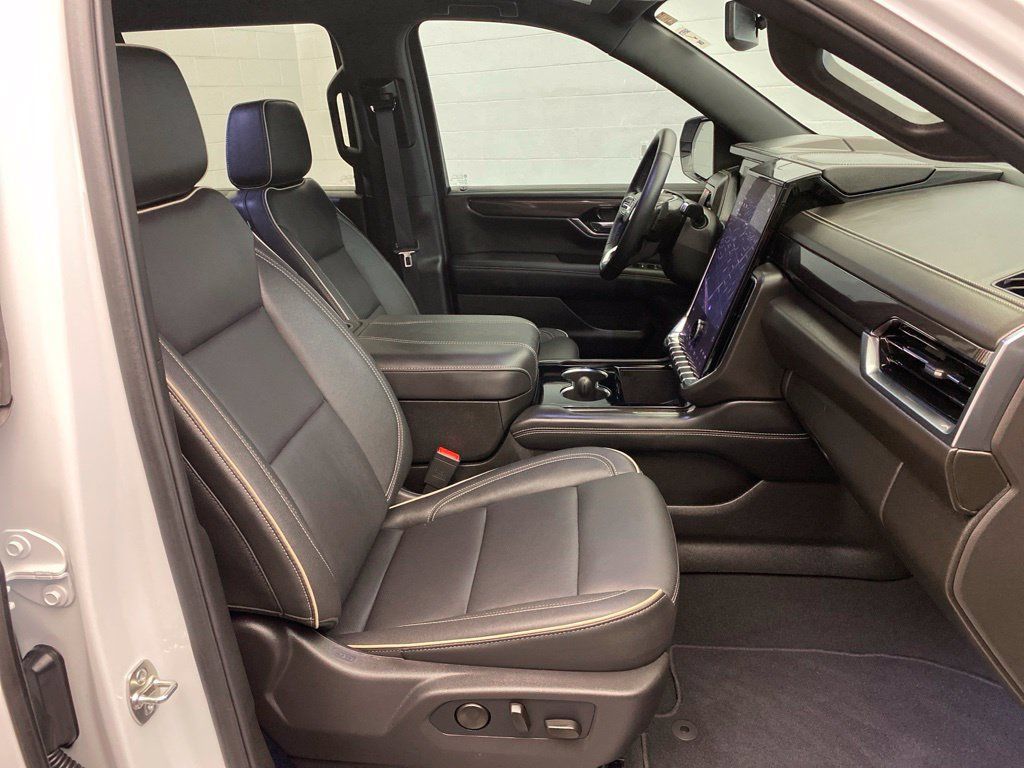 Used 2026 GMC Yukon Elevation AWD/4WD image 24