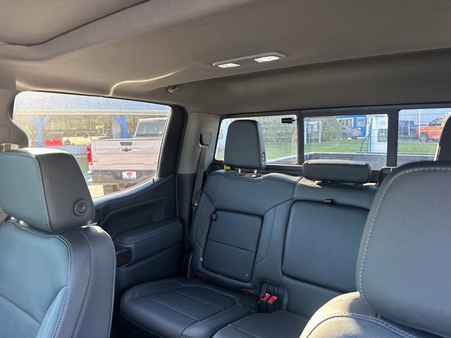 Used 2021 GMC Sierra 1500 SLT w/ SLT Premium Plus Package AWD/4WD image 17