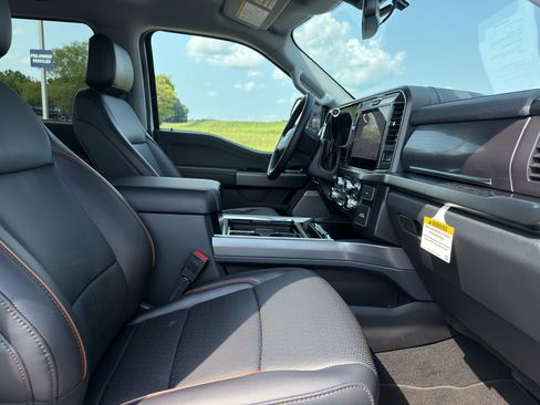 Used 2025 Ford F350 Lariat AWD/4WD image 21