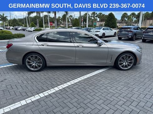 Used 2020 BMW 750i xDrive w/ Executive Package AWD/4WD image 11