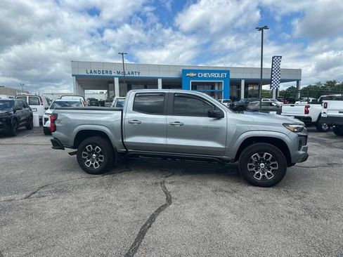 Used 2024 Chevrolet Colorado Z71 AWD/4WD image 2