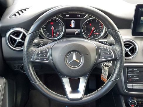 Used 2018 Mercedes-Benz GLA 250 4MATIC image 36