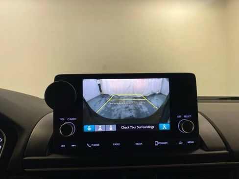 Used 2023 Honda Pilot Sport image 11