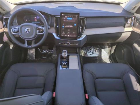 Used 2025 Volvo XC90 B6 Plus w/ Protection Package Premier image 22