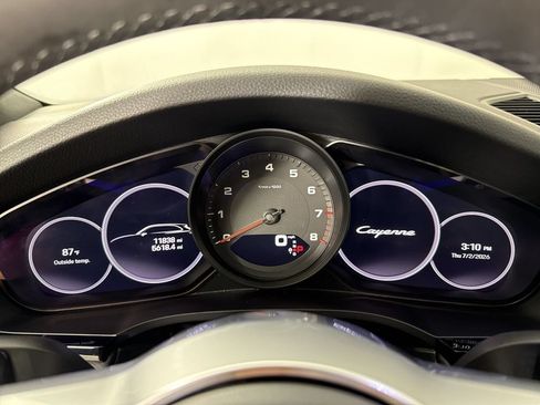 Certified 2023 Porsche Cayenne AWD/4WD image 37