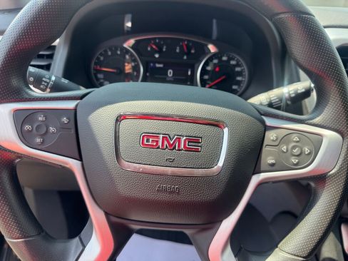 Used 2023 GMC Acadia SLE w/ Driver Convenience Package image 13