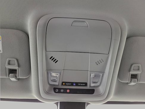 Used 2024 GMC Terrain SLE image 19