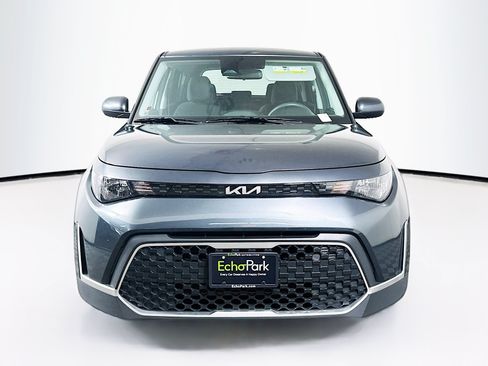 Used 2025 Kia Soul LX w/ LX Technology Package FWD image 2