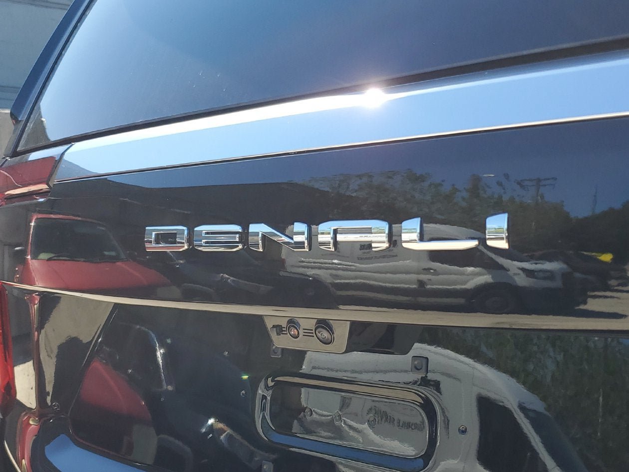 New 2027 GMC Yukon Denali w/ Denali Reserve Package AWD/4WD image 9