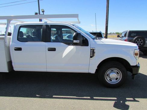 Used 2022 Ford F250 XL w/ Power Equipment Group RWD image 6