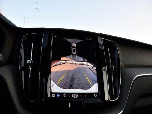 Certified 2025 Volvo XC60 B5 Plus image 12