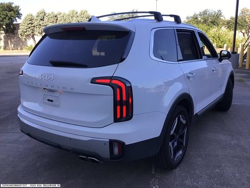 Used 2024 Kia Telluride EX w/ EX Captain's Chair Package FWD image 5