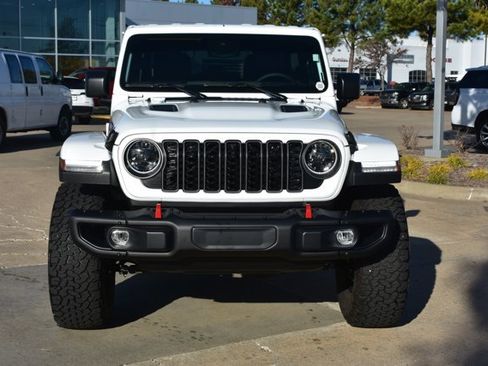 Used 2025 Jeep Wrangler Unlimited Rubicon image 2