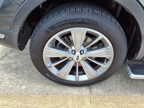 Used 2018 Ford Explorer Limited FWD image 6
