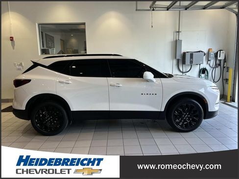 Used 2024 Chevrolet Blazer LT w/ Convenience Package FWD image 2