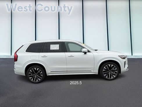 Certified 2025 Volvo XC90 B6 Plus AWD/4WD image 2