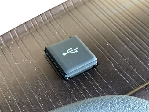 Used 2021 Toyota Sienna XLE image 27