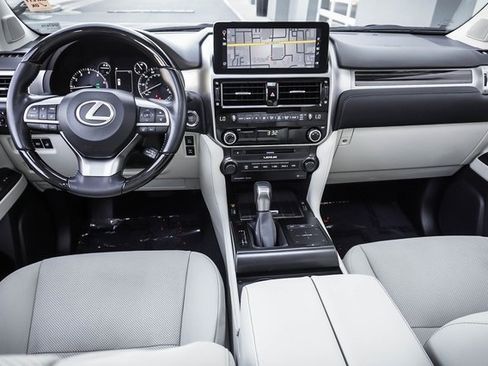 Used 2023 Lexus GX 460 Premium w/ Premium Package image 18