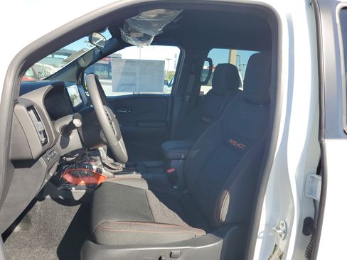 New 2025 Nissan Frontier PRO-4X w/ Black Accent Package image 9