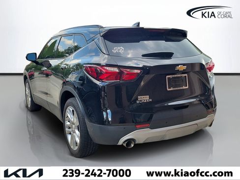 Used 2020 Chevrolet Blazer LT w/ Sound & Technology Package FWD image 4