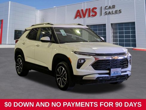 Used 2025 Chevrolet TrailBlazer LT AWD/4WD image 3