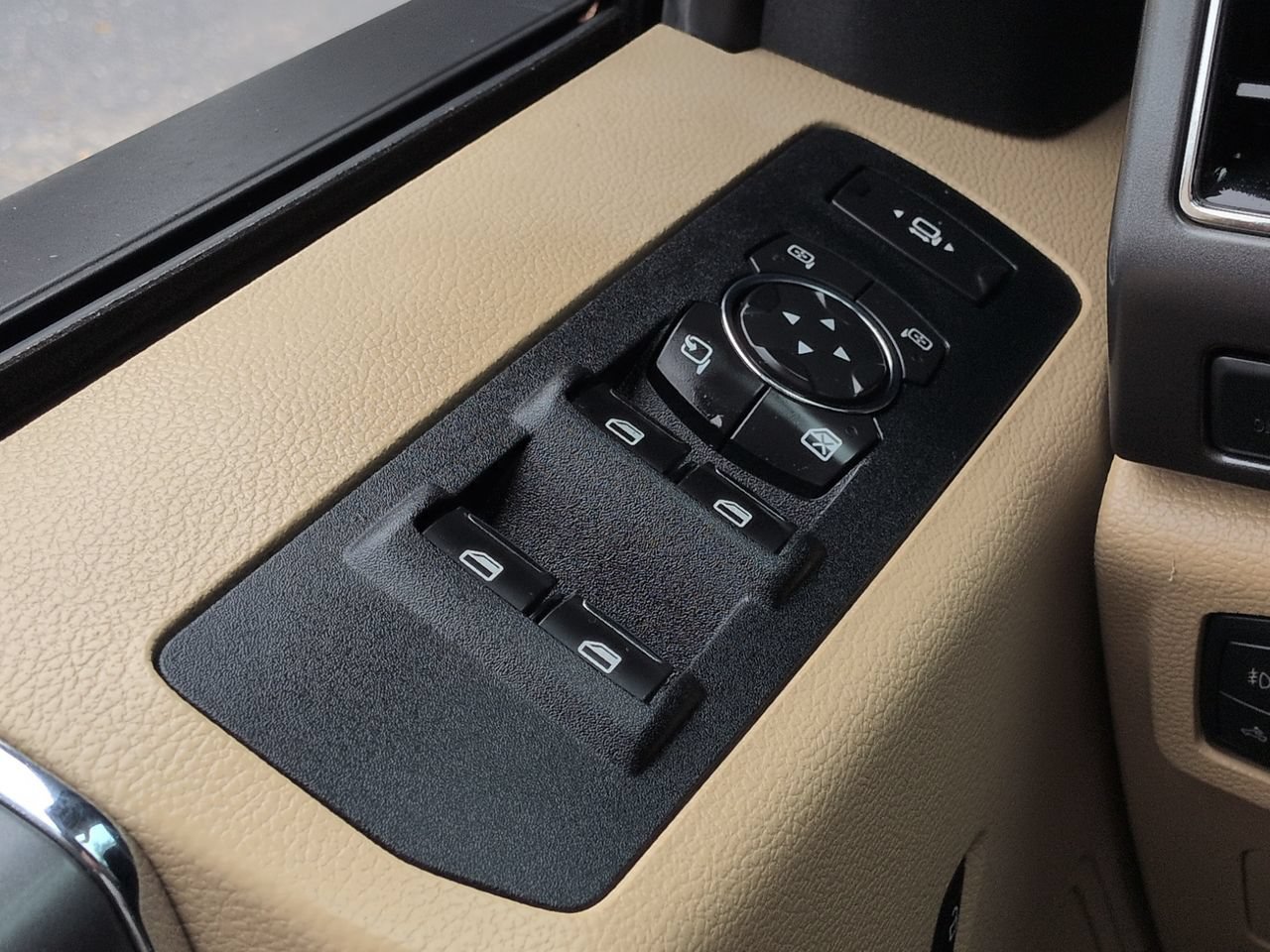 Used 2019 Ford F250 XLT w/ XLT Premium Package AWD/4WD image 24