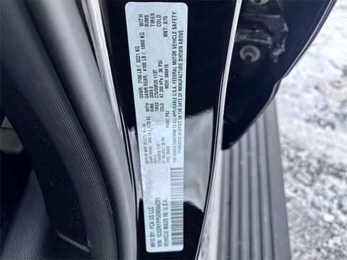 Certified 2025 RAM 1500 Limited w/ Bed Utility Group image 33