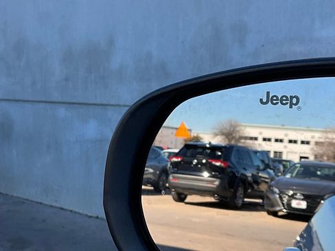 Used 2025 Jeep Compass Limited image 20