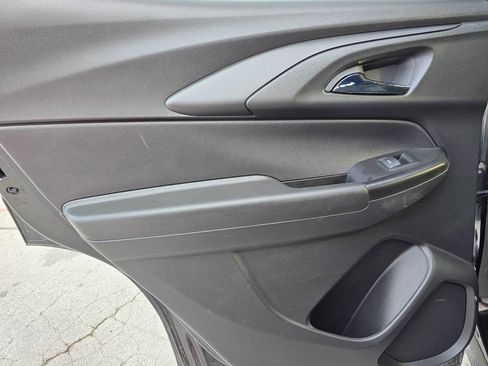 Used 2025 Chevrolet TrailBlazer RS w/ Driver Confidence Package image 12