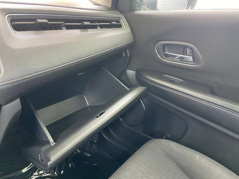 Used 2017 Honda HR-V EX image 29