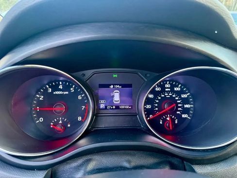 Used 2019 Kia Sedona LX image 22