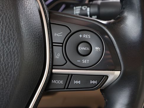 Used 2024 Toyota Camry XLE FWD image 22