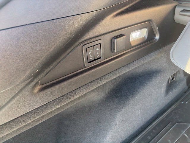 Used 2026 Cadillac Lyriq Signature Luxury w/ Nappa Leather Package AWD/4WD image 17